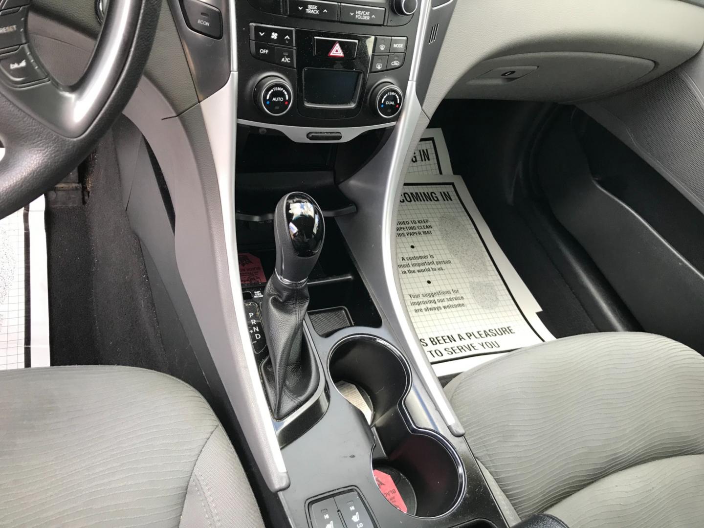 2014 Black /Gray Hyundai Sonata Hybrid Hybrid (KMHEC4A40EA) with an 2.4 V4 engine, Automatic transmission, located at 577 Chester Pike, Prospect Park, PA, 19076, (610) 237-1015, 39.886154, -75.302338 - Photo#14